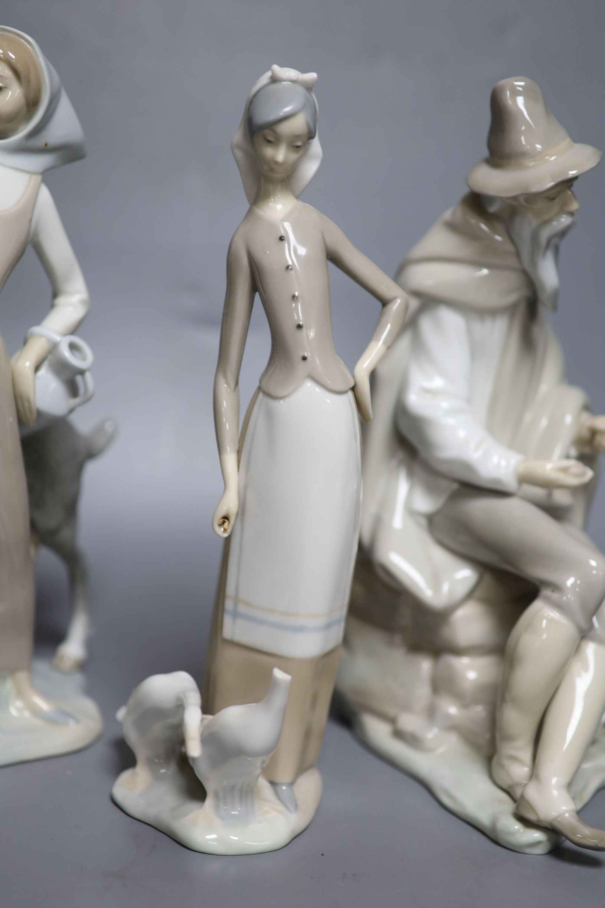 Three assorted Lladro figures